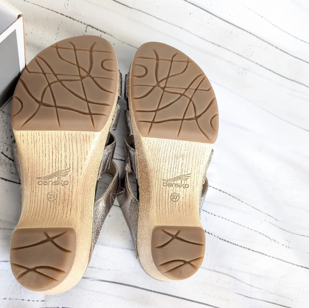 Women's Dansko Sandals | Lyndi Metallic Plantino | Size 37 | Like New - Picture 4 of 8